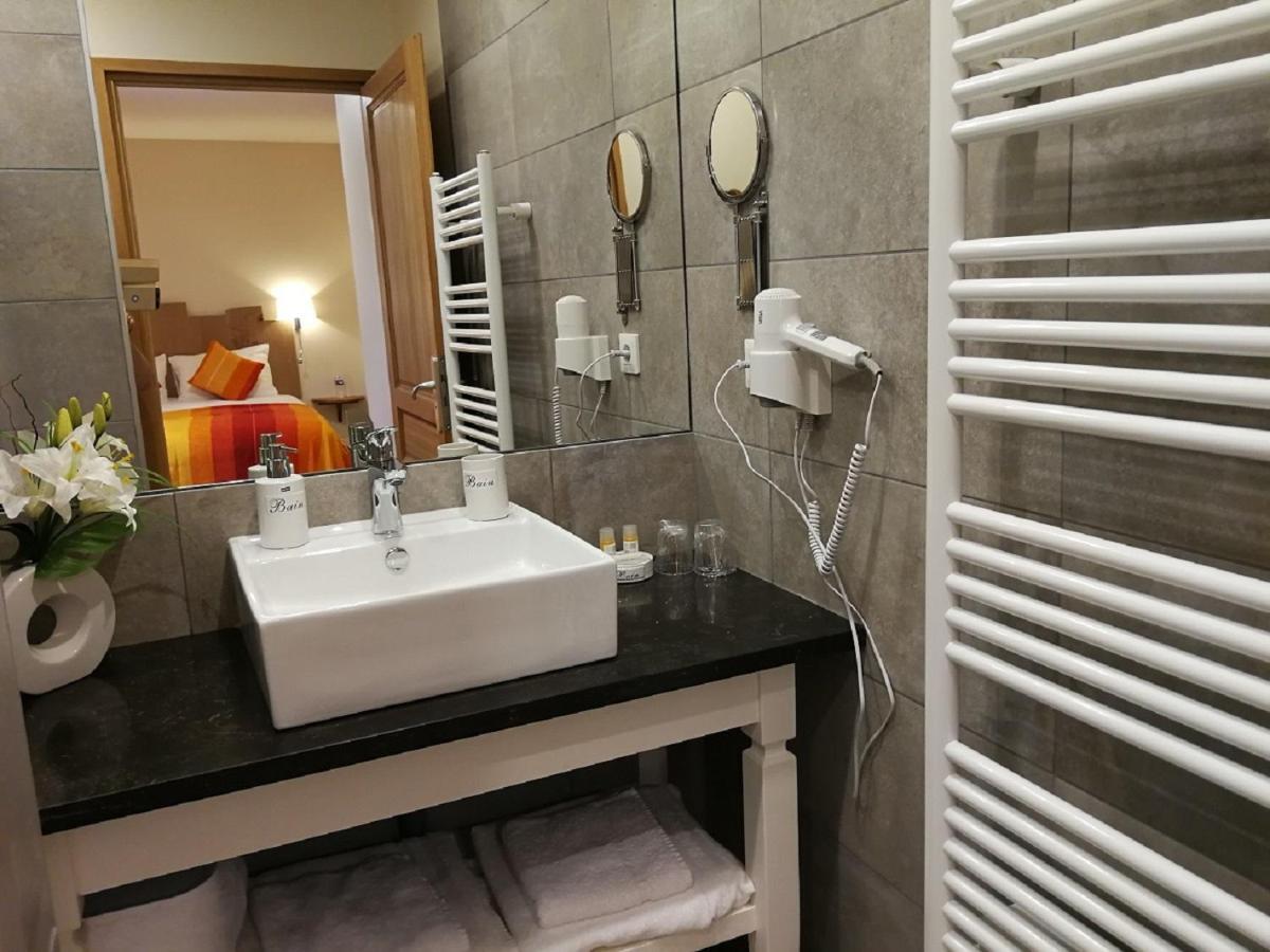 Auberge Du Vieux Tour Le Manoir Canapville  外观 照片
