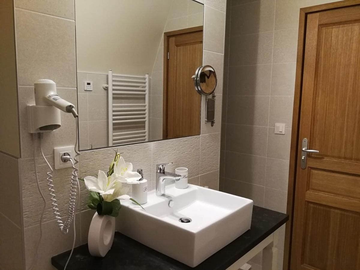 Auberge Du Vieux Tour Le Manoir Canapville  外观 照片